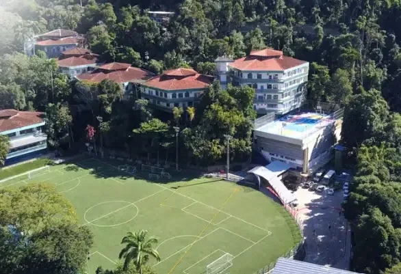 Vista aérea do campus da Escola Americana do Rio de Janeiro